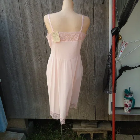 NOS Vintage Vanity Fair Pink Lace Nylon Full Slip sz 38 oldstock NWT SILKY